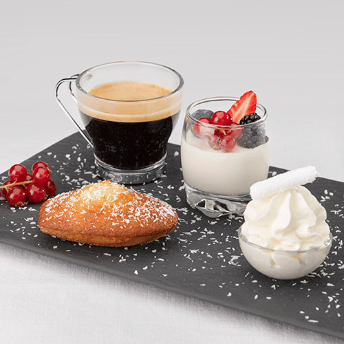 Café Gourmand Noix de coco (panna cotta, mousse, madeleine) Condifa